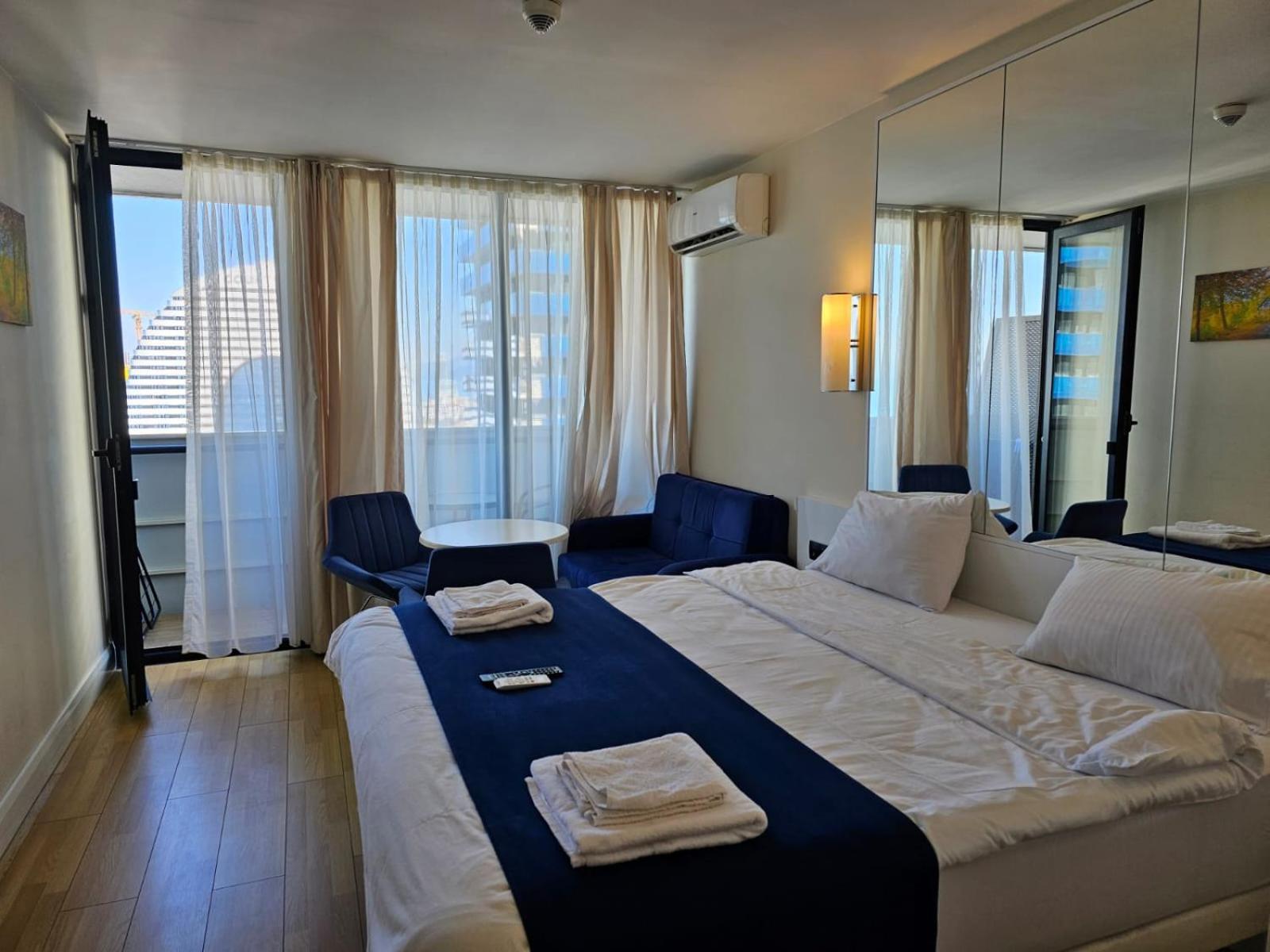 Orbi City Best Apartments Batumi Exteriör bild